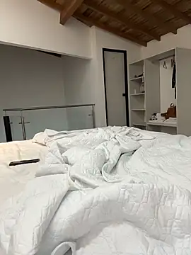 LuciaMoretti_'s Live XXX Chat