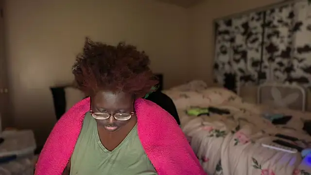 -Yagurlwest Chat XXX live