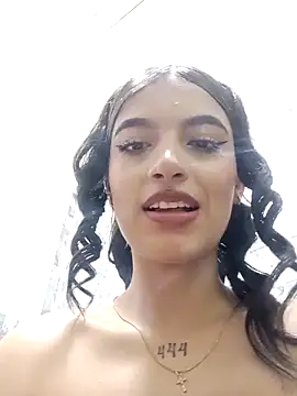 honeyluxe_ Chat XXX in diretta