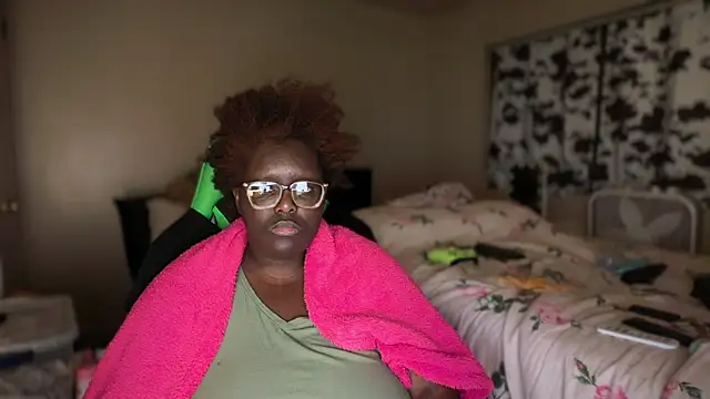 -Yagurlwest Chat XXX live