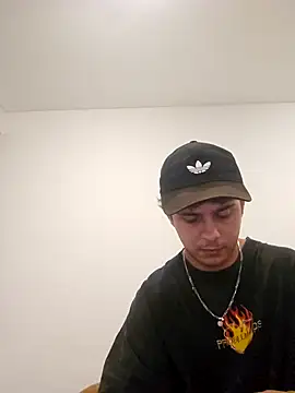 Agusstincitoo777 现场XXX聊天