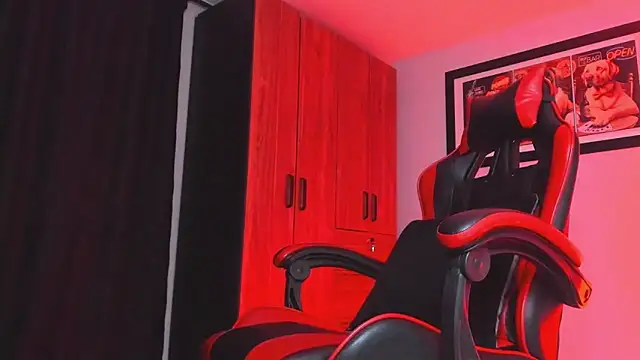 ALPHA_DOMINUS_ Adlı Modelin Canlı XXX Sohbeti