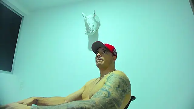 Dagoti: διαδικτυακό σόου στην κάμερα