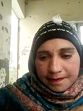 Cute-karisma1234 Adlı Modelin Canlı XXX Sohbeti