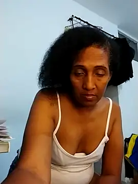 XXX chat uživo modela Aishamara
