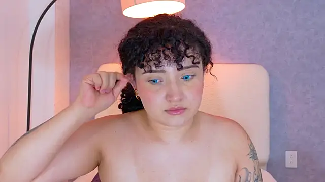 Tracielowe_w's Live XXX Chat