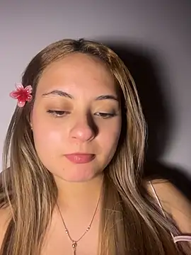 Lilaa2305のライブXXXチャット