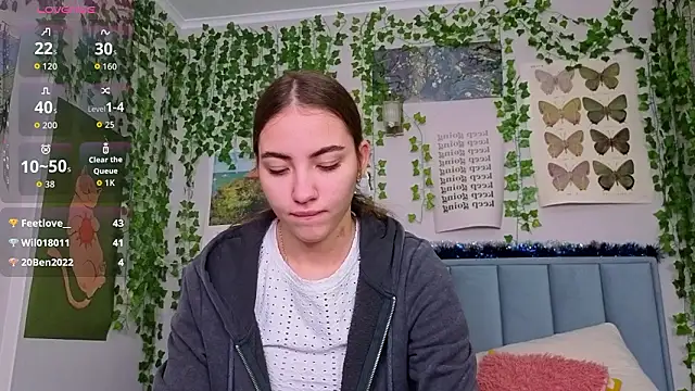 XXX chat uživo modela Fit_Brunette_