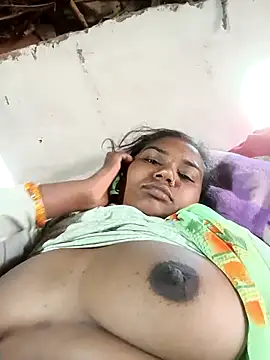 ARPITA_999: διαδικτυακό σόου στην κάμερα