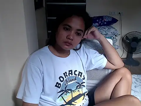 XXX chat uživo modela xTheLastVIRGINx