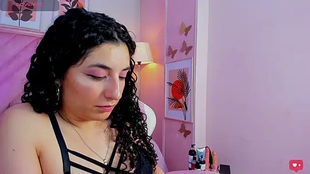 DemiJones_ Adlı Modelin Canlı XXX Sohbeti