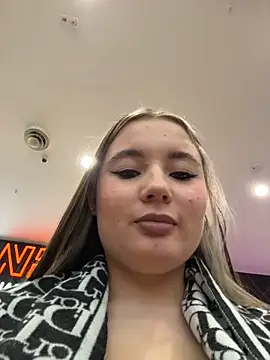 VineraSweet 网络视讯表演