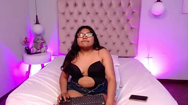 Chat XXX ao vivo de Kiri_Black_