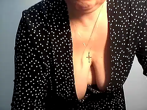 EllaLove2277のライブXXXチャット