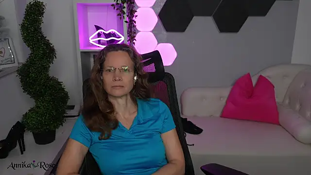 Chat XXX en directo de AnnikaRose