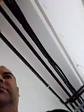 Andrew1900529's Live XXX Chat