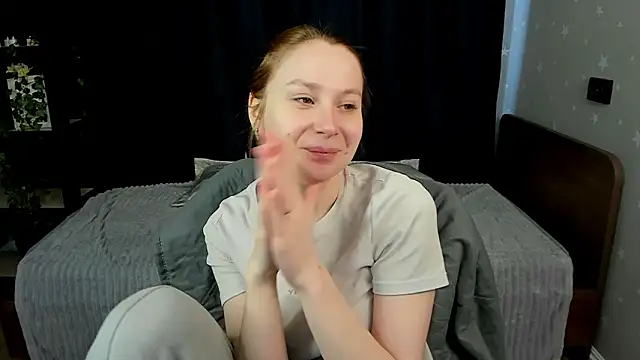 Lola_Raivis_ Obrolan Langsung XXX