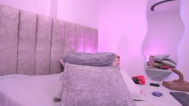 violeta_aroca's Live XXX Chat