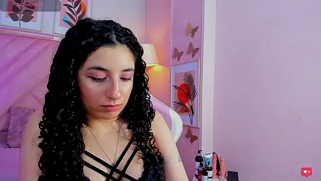 Chat XXX ao vivo de DemiJones_