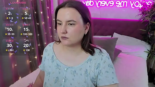 FeralPeach Chat XXX in diretta