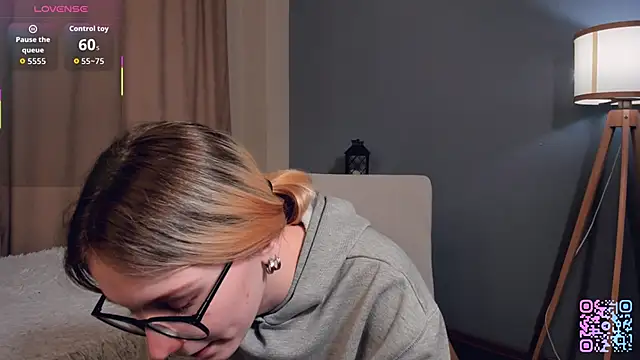 SharylSmalt Show in webcam