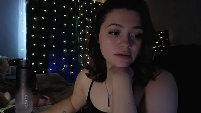 XXX chat uživo modela YummyTira