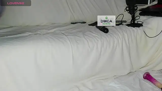 Živý XXX chat Hot_Kuki