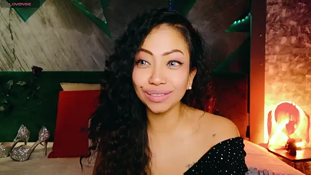 ElyaQuinn Show in webcam