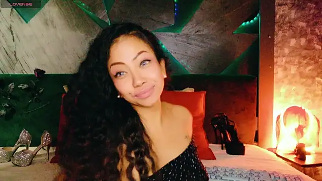 ElyaQuinn's Live XXX Chat