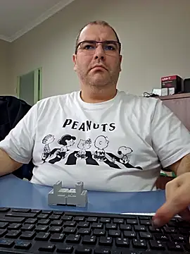 Andrew1900529 Live XXX-chat