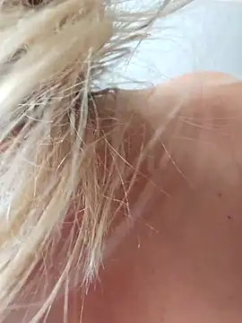 MariaRichi_: онлайн-секс-чат