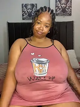 Онлайн чат XXX LunaCovenn