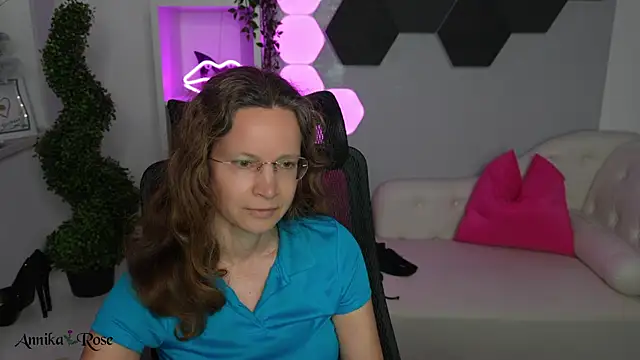 AnnikaRose Chat XXX in diretta