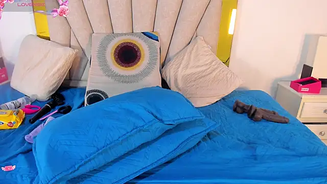 vahiolet_fuentes élő XXX-chatje