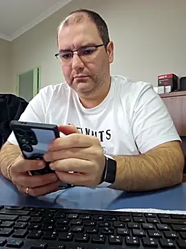 Andrew1900529's Webcam Show