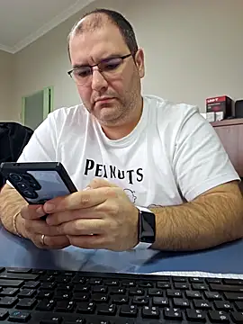 Andrew1900529: απευθείας συνομιλία ΧΧΧ