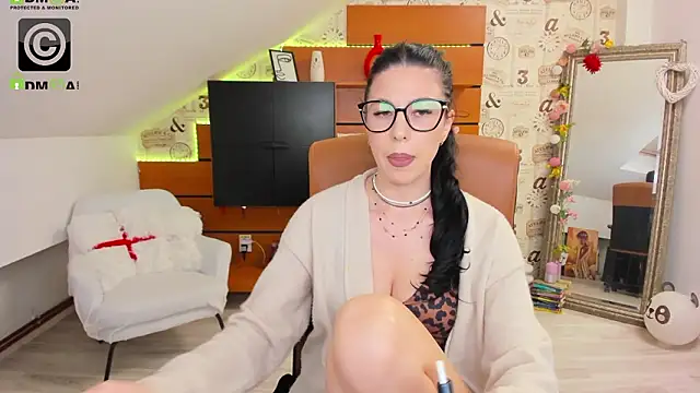 EmillyTaylor Live XXX-chat