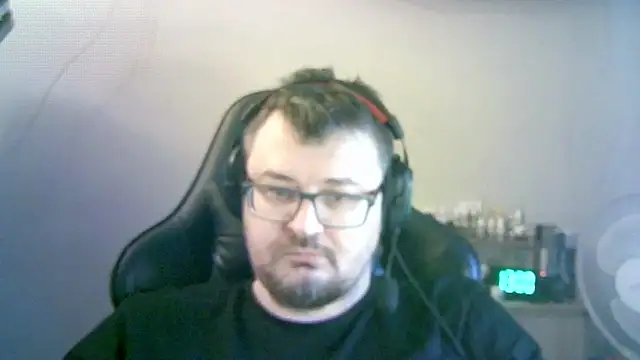 Pertunjukan Kamera Web SirAbuser