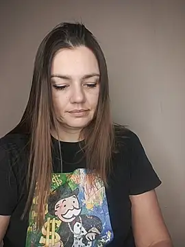 Chatroom XXX en direct de KrissSexi