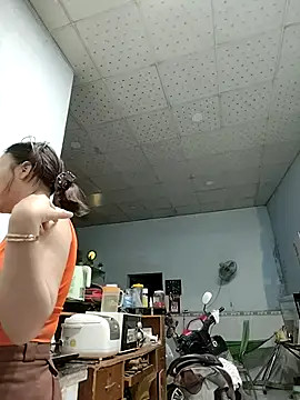 Famrita Show in webcam