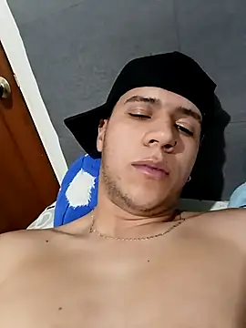 Andrew18ramirez's Webcam Show