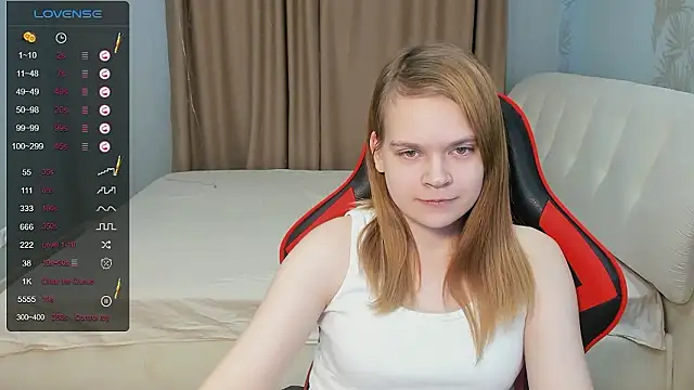 Little_Brittany Show in webcam