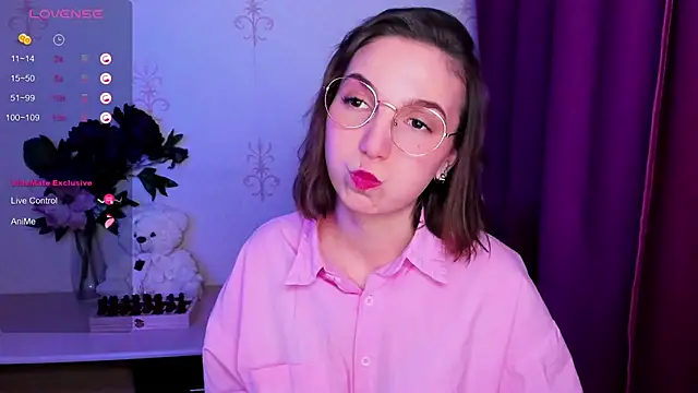 KindHazelHere_ live XXX chat