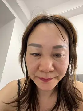 Dora-l 即時 XXX 聊天