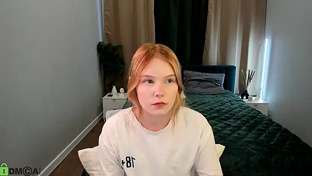 Chat +18 de Julia_Anis ao vivo