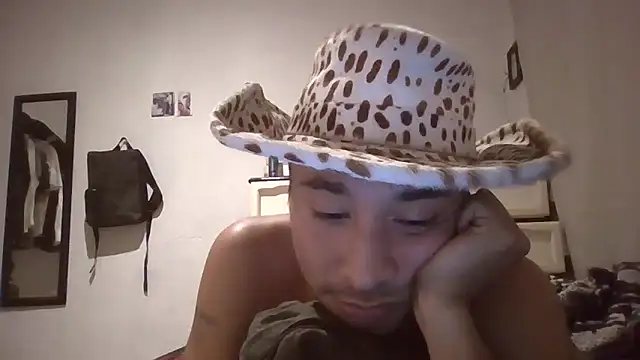 Chat +18 de miguelgomher ao vivo