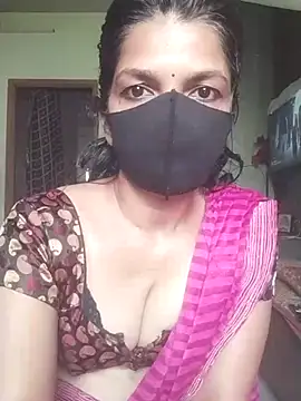 Shuttii_25: онлайн-секс-чат