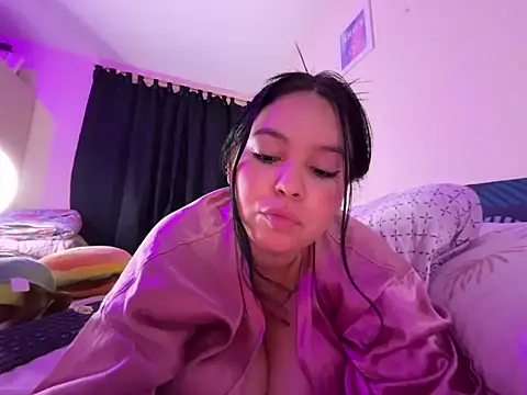 Madeli0217 Adlı Modelin Web Kamerası Şovu