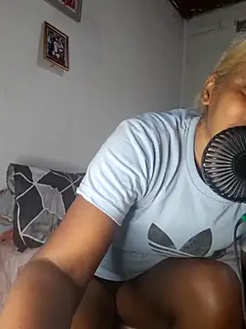 Goodgirlsue_77's Live XXX Chat