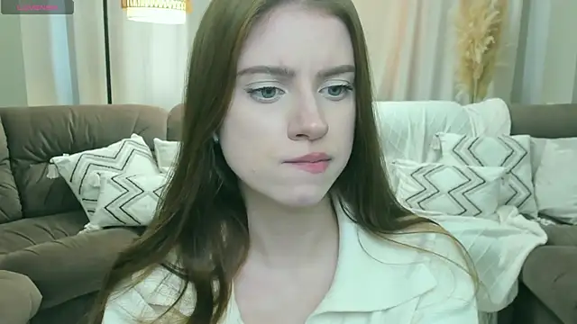 Erica_Kiss Adlı Modelin Canlı XXX Sohbeti